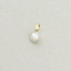 🛍️10k Yellow Gold Freshwater Pearl & Crystal Halo Pendant💎